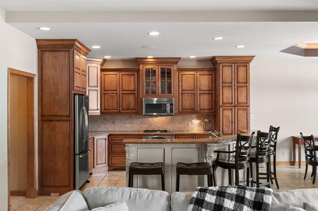 5540 Fountain View Drive, Wheatfield, IN 46392