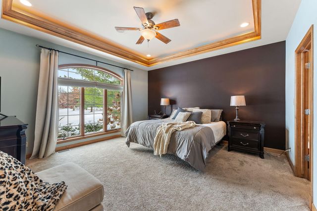 5540 Fountain View Drive, Wheatfield, IN 46392