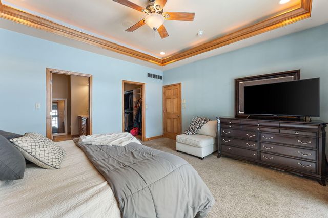 5540 Fountain View Drive, Wheatfield, IN 46392