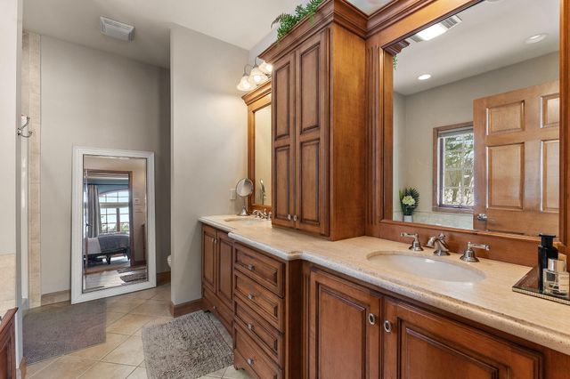 5540 Fountain View Drive, Wheatfield, IN 46392