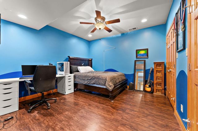 5540 Fountain View Drive, Wheatfield, IN 46392