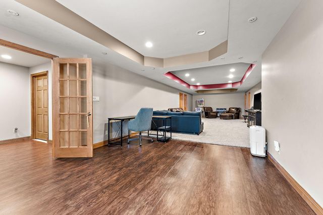 5540 Fountain View Drive, Wheatfield, IN 46392