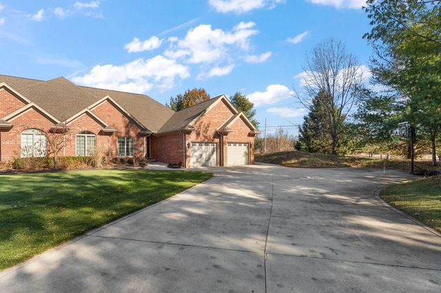 5540 Fountain View Drive, Wheatfield, IN 46392