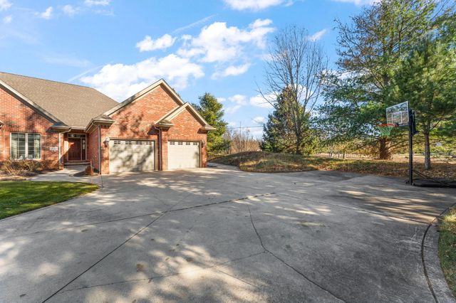 5540 Fountain View Drive, Wheatfield, IN 46392