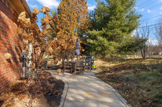 5540 Fountain View Drive, Wheatfield, IN 46392