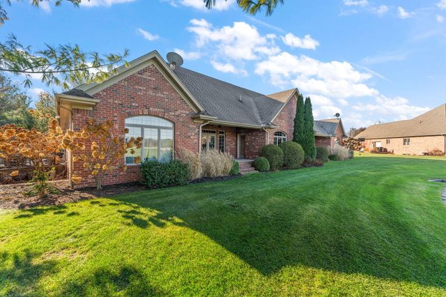 5540 Fountain View Drive, Wheatfield, IN 46392