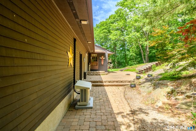 1020 Bartholomew Road, Middletown, CT 06457