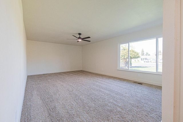 174 N Park Drive, Madera, CA 93637