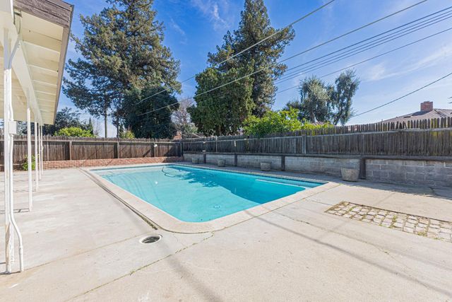174 N Park Drive, Madera, CA 93637
