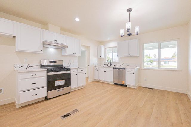 174 N Park Drive, Madera, CA 93637