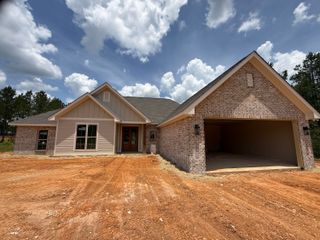 21 Redmont Dr., Sumrall, MS 39482