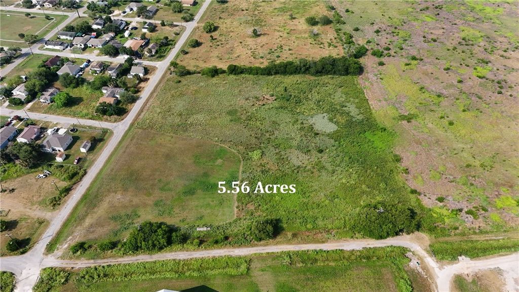 8 Compress Rd, Taft, TX 78390 — exterior