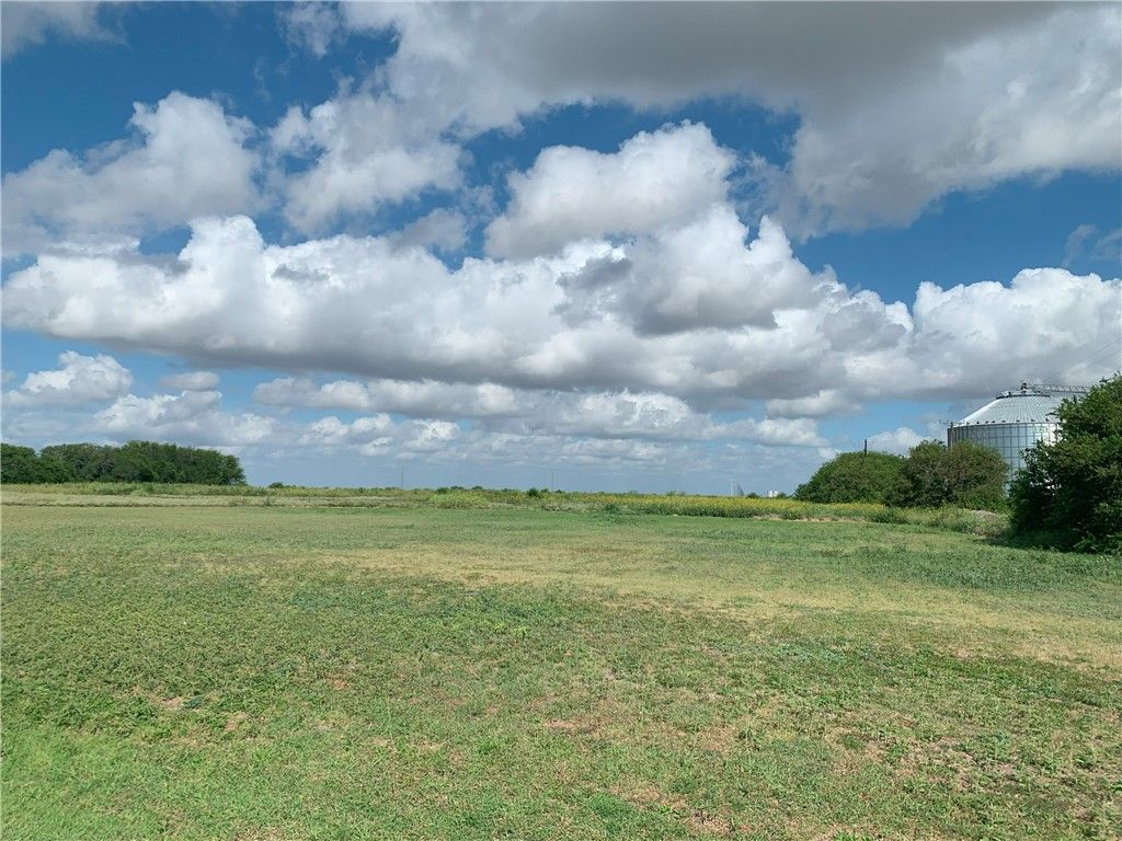8 Compress Rd, Taft, TX 78390 — photo 2
