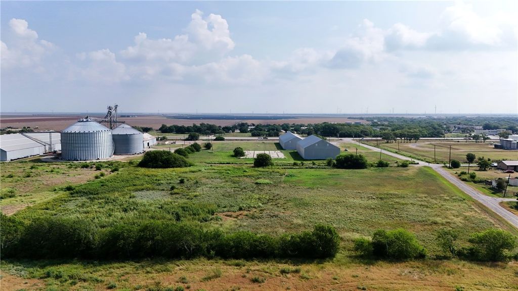 8 Compress Rd, Taft, TX 78390 — photo 5