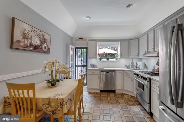 610 PINE ST, Philadelphia, PA 19106