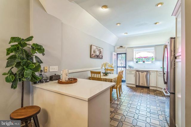 610 PINE ST, Philadelphia, PA 19106