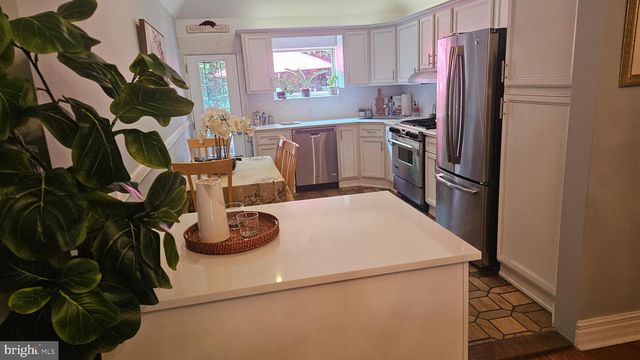 610 PINE ST, Philadelphia, PA 19106