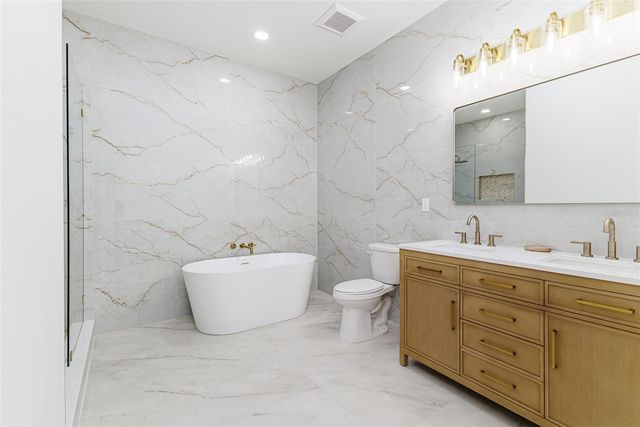 7905 N GREENWOOD AVENUE, Tampa, FL 33604