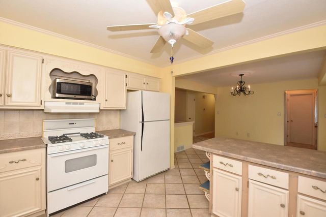 1855 Haymarket ROAD, Waukesha, WI 53186