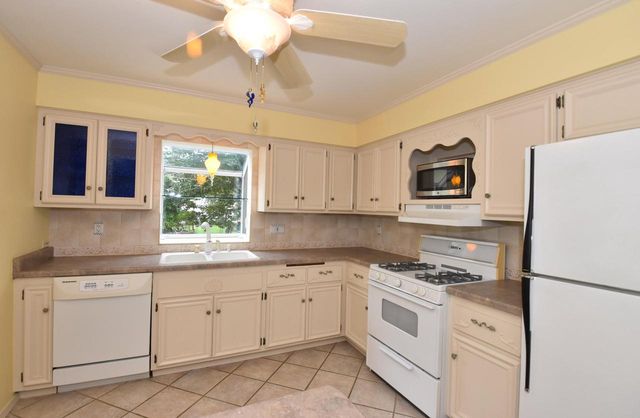 1855 Haymarket ROAD, Waukesha, WI 53186
