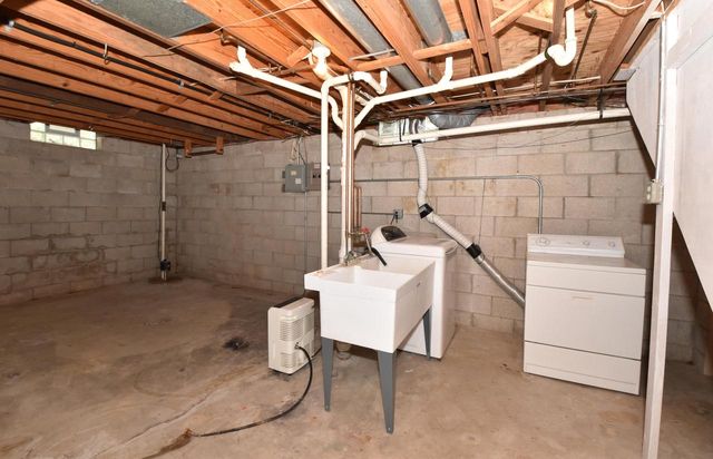 1855 Haymarket ROAD, Waukesha, WI 53186