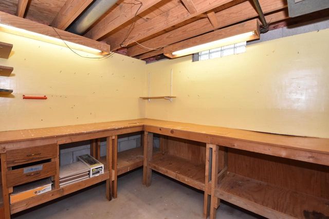 1855 Haymarket ROAD, Waukesha, WI 53186