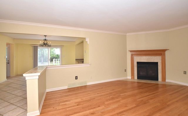 1855 Haymarket ROAD, Waukesha, WI 53186