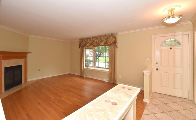 1855 Haymarket ROAD, Waukesha, WI 53186