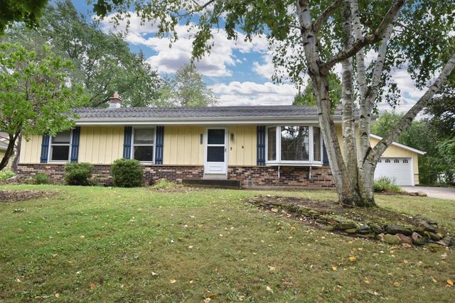1855 Haymarket ROAD, Waukesha, WI 53186