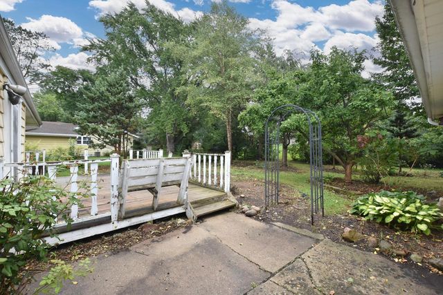 1855 Haymarket ROAD, Waukesha, WI 53186