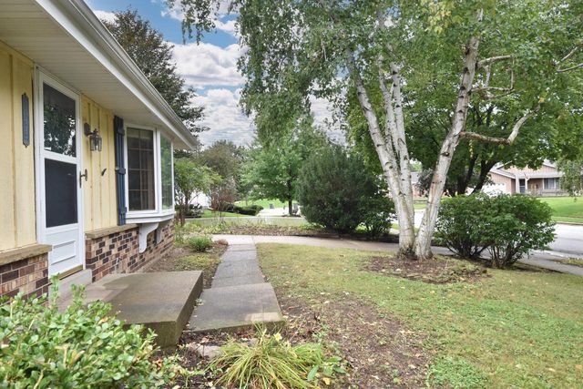 1855 Haymarket ROAD, Waukesha, WI 53186