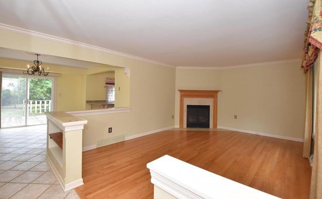 1855 Haymarket ROAD, Waukesha, WI 53186
