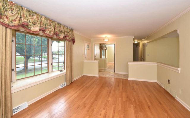 1855 Haymarket ROAD, Waukesha, WI 53186