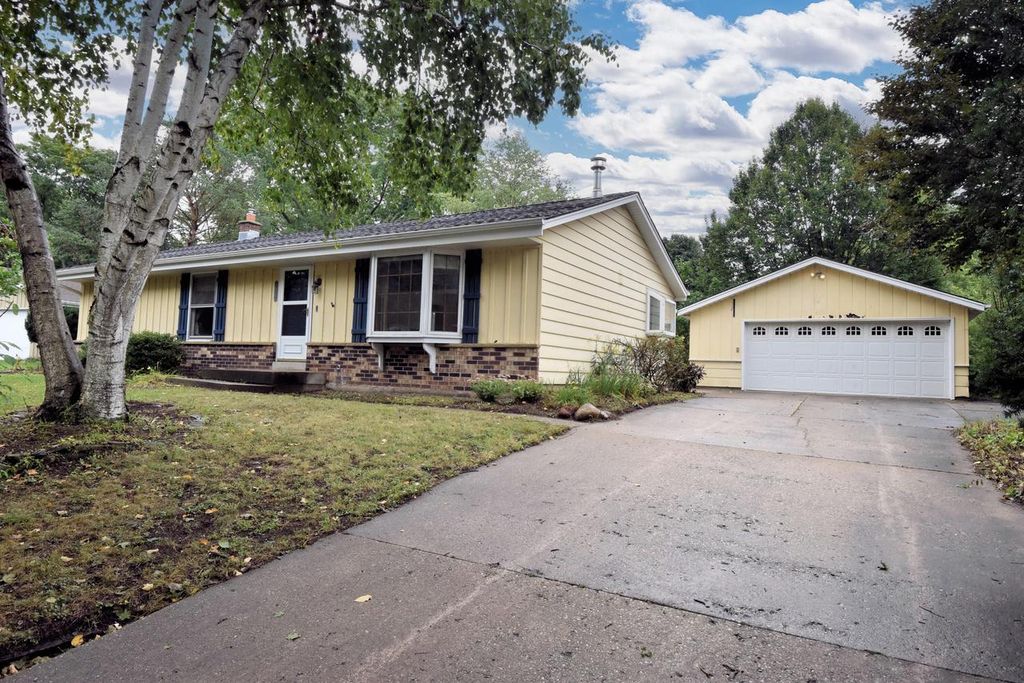 1855 Haymarket ROAD, Waukesha, WI 53186