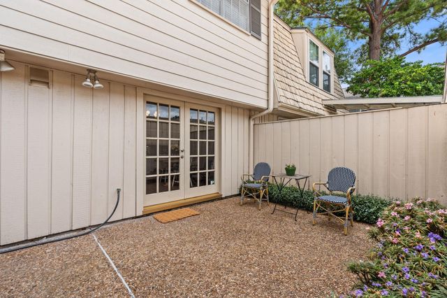 5855 Valley Forge Drive 109, Houston, TX 77057
