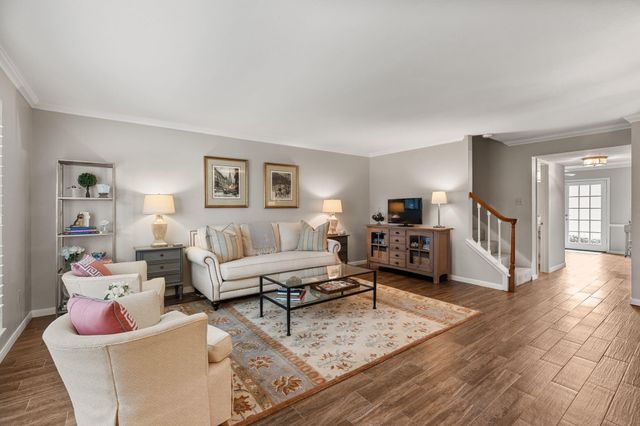 5855 Valley Forge Drive 109, Houston, TX 77057