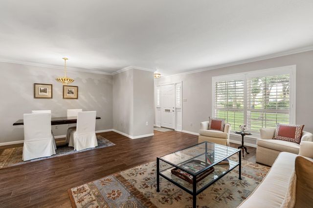 5855 Valley Forge Drive 109, Houston, TX 77057