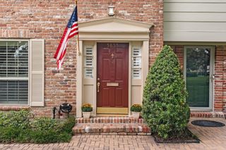 5855 Valley Forge Drive 109, Houston, TX 77057