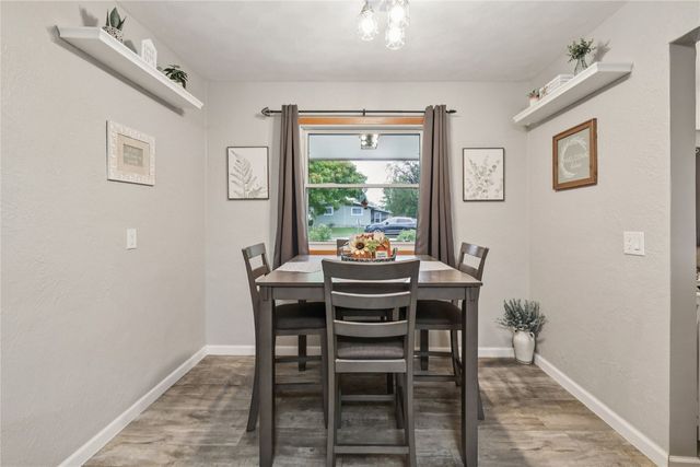 802 12th Street E, Vinton, IA 52349