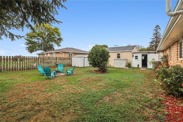 802 12th Street E, Vinton, IA 52349