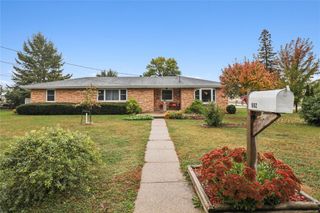 802 12th Street E, Vinton, IA 52349