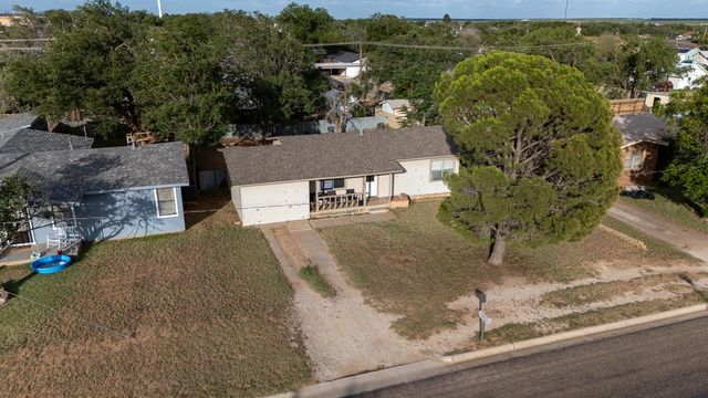 504 N 1st, Coahoma, TX 79511