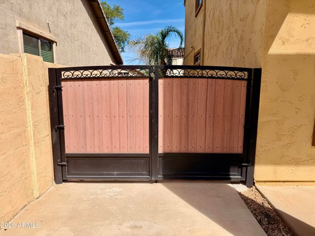 298 W SEASIDE Drive, Casa Grande, AZ 85122