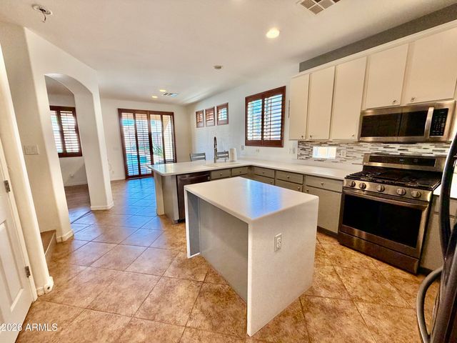 298 W SEASIDE Drive, Casa Grande, AZ 85122