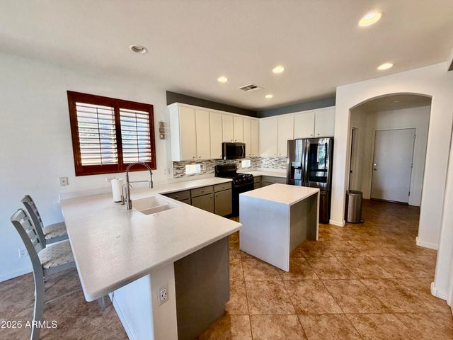 298 W SEASIDE Drive, Casa Grande, AZ 85122