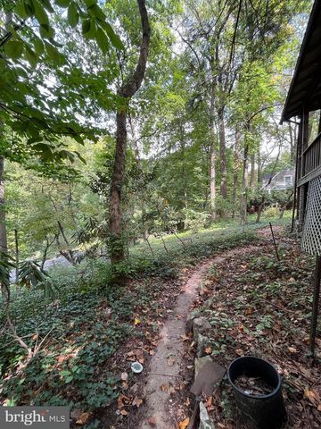 911 SLIGO CREEK PKWY, Takoma Park, MD 20912