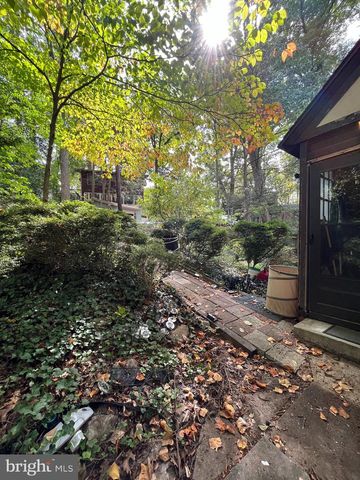 911 SLIGO CREEK PKWY, Takoma Park, MD 20912