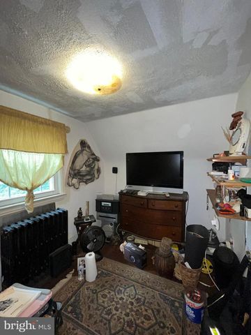911 SLIGO CREEK PKWY, Takoma Park, MD 20912