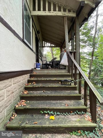 911 SLIGO CREEK PKWY, Takoma Park, MD 20912
