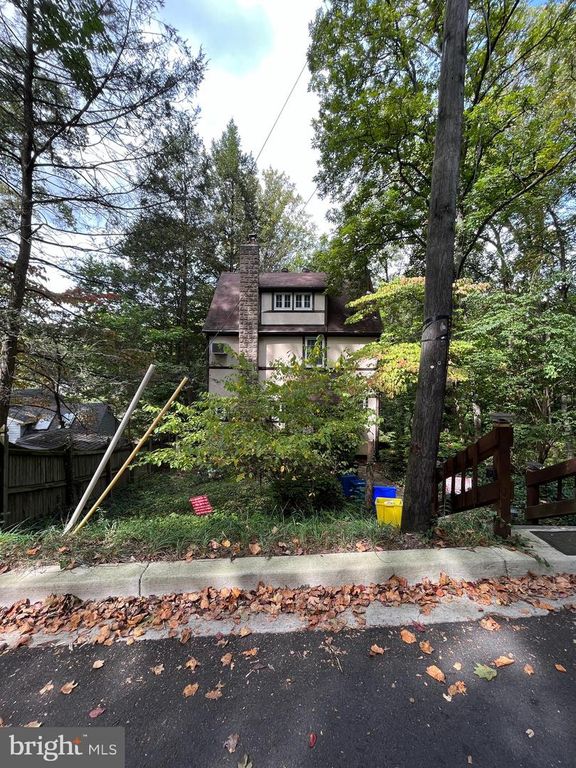 911 SLIGO CREEK PKWY, Takoma Park, MD 20912